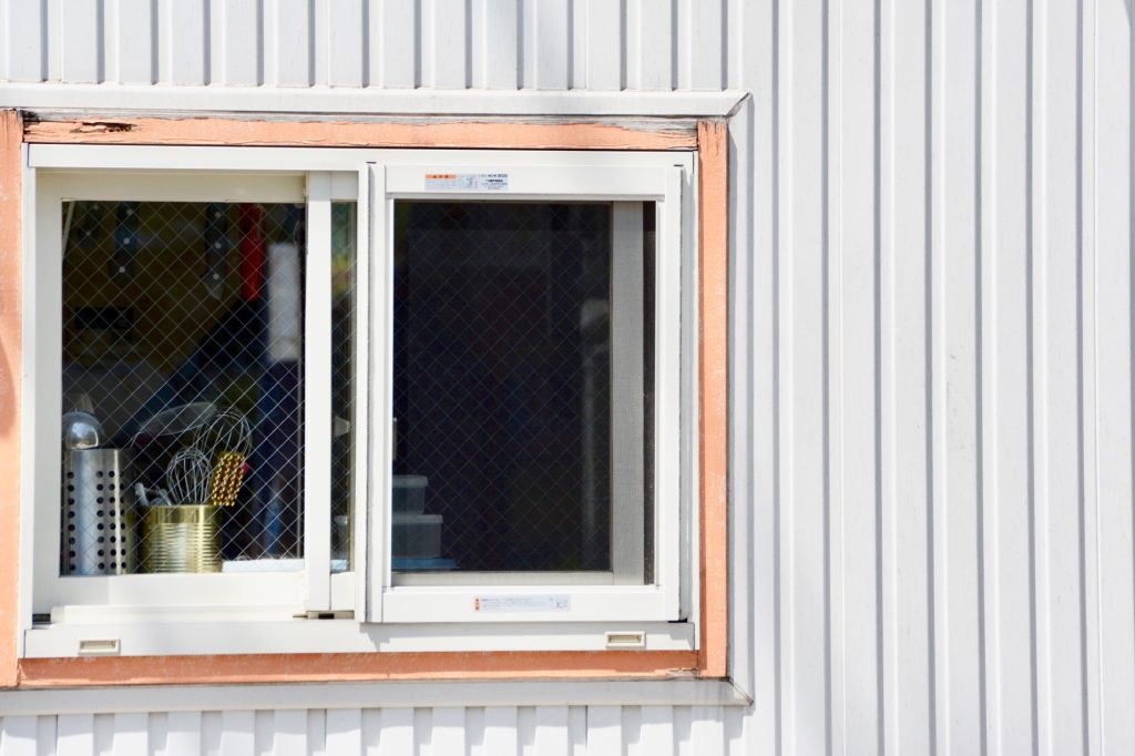 Forsatsruder i væg